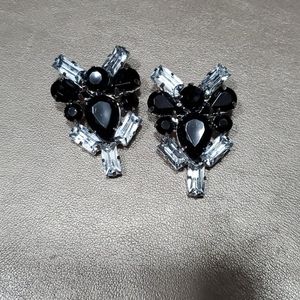 2 Simply Vera Wang Broaches